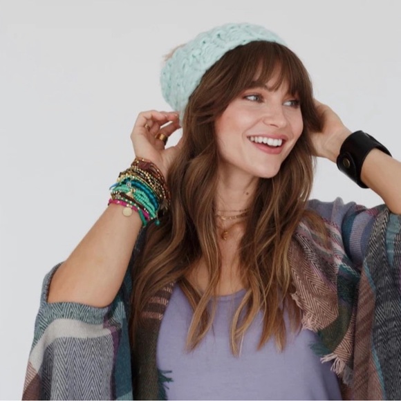 New Three Bird nest Plaid Multicolored Pocket Ruana - Picture 5 of 14